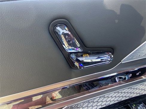 Certified 2024 BMW i7 M70 w/ Executive Package image 22