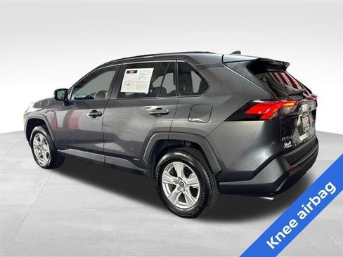 Used 2020 Toyota RAV4 LE AWD/4WD image 7