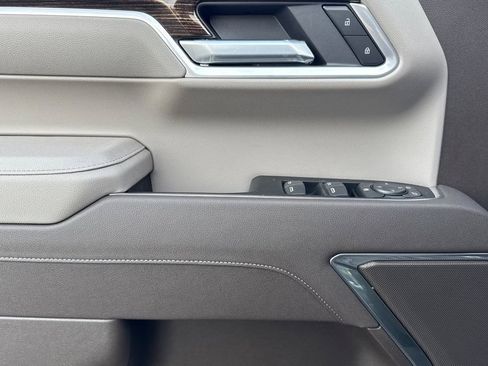 New 2026 GMC Sierra 1500 SLE w/ Preferred Package image 9