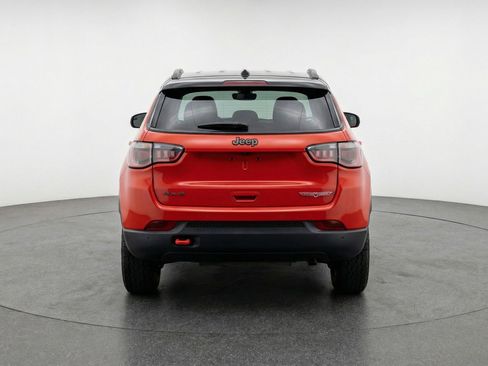 Used 2025 Jeep Compass Trailhawk AWD/4WD image 7