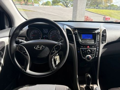 Used 2014 Hyundai Elantra GT FWD image 10