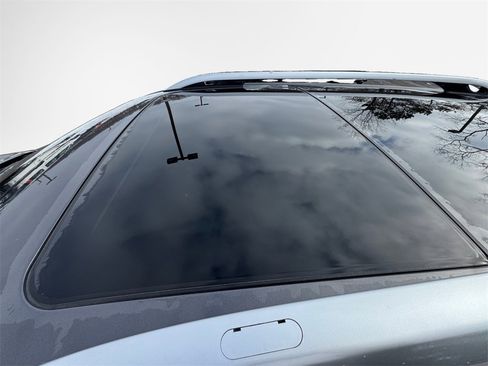 Used 2021 Jeep Cherokee Latitude Lux w/ Sun & Sound Group image 28