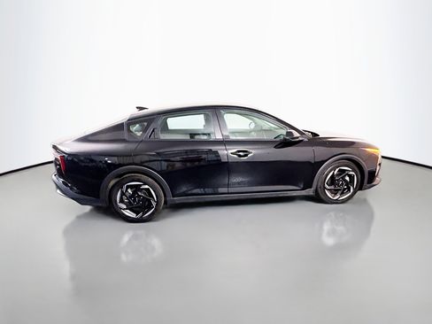 Used 2025 Kia K4 EX image 11