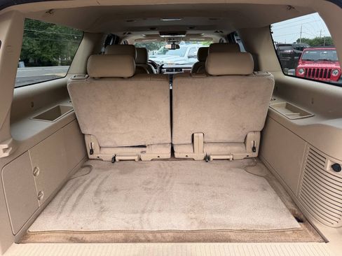 Used 2010 Chevrolet Suburban LTZ RWD image 21