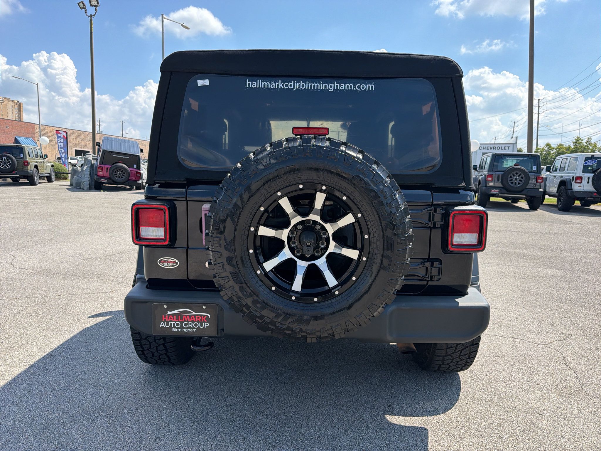 Used 2018 Jeep Wrangler Sport AWD/4WD image 7