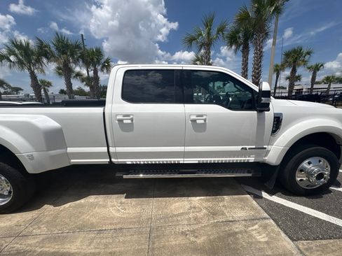 Used 2020 Ford F450 Lariat w/ Lariat Value Package AWD/4WD image 4