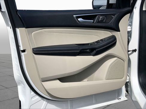 Used 2021 Ford Edge Titanium FWD image 22