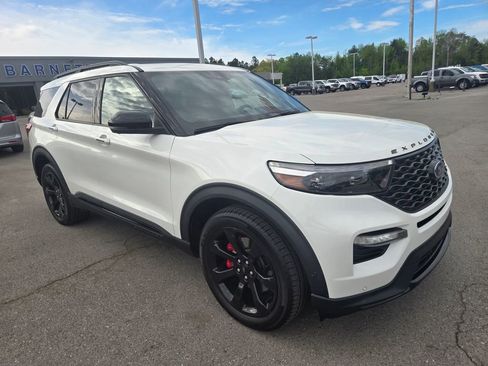 Used 2022 Ford Explorer ST w/ Equipment Group 401A AWD/4WD image 2