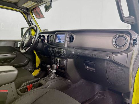 Used 2022 Jeep Wrangler Unlimited Sport AWD/4WD image 31