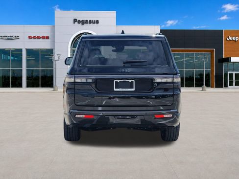 New 2026 Jeep Grand Wagoneer Limited AWD/4WD image 8