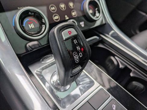 Used 2020 Land Rover Range Rover Sport HSE image 12