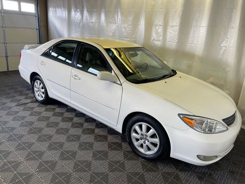 Used 2003 Toyota Camry XLE FWD image 10