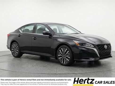 Used 2025 Nissan Altima 2.5 SV image 1