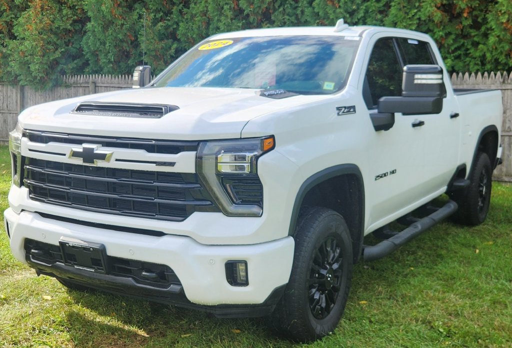 Used 2024 Chevrolet Silverado 2500 LTZ w/ LTZ Plus Package AWD/4WD image 11