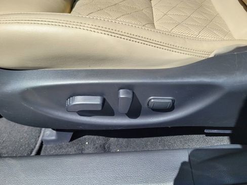Used 2018 Nissan Maxima Platinum FWD image 21