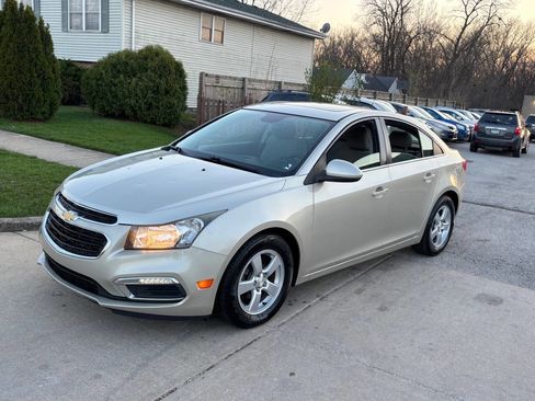 Used 2015 Chevrolet Cruze LT w/ Sun And Sound Package image 8