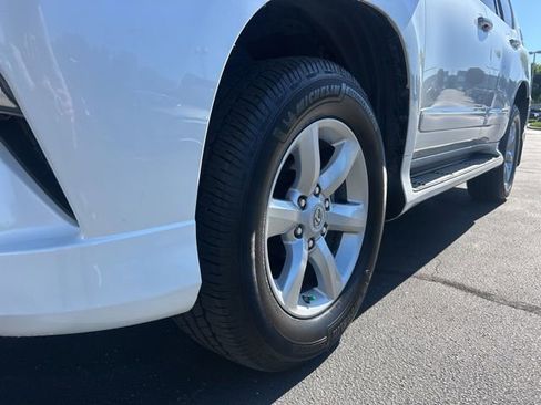 Used 2018 Lexus GX 460 w/ Navigation Package AWD/4WD image 13