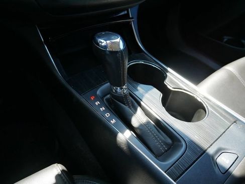 Used 2019 Chevrolet Impala LT FWD image 25