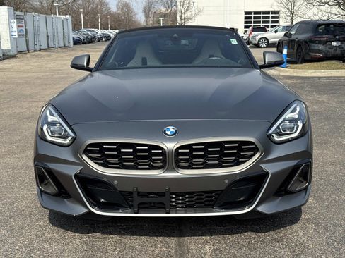 Used 2025 BMW Z4 M40i w/ Premium Package image 2