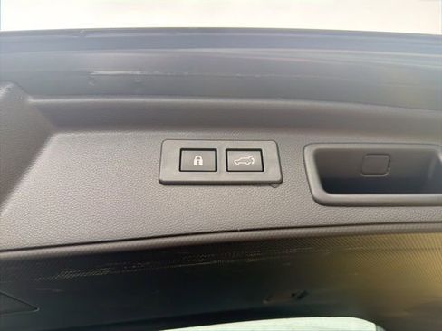 Used 2023 Subaru Forester Premium AWD/4WD image 11