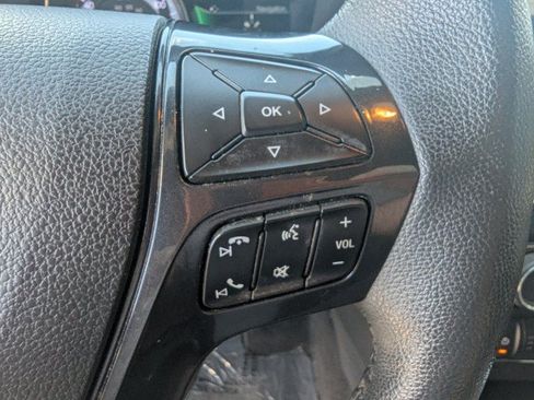 Used 2018 Ford Explorer XLT w/ Equipment Group 202A AWD/4WD image 15