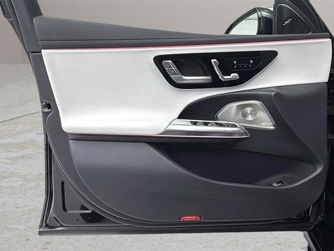 Used 2026 Mercedes-Benz E 53 AMG e 4MATIC Sedan image 36