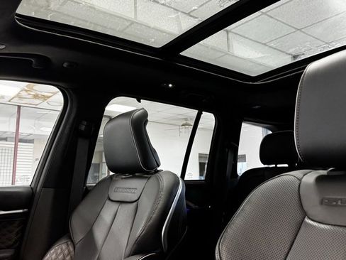 Used 2023 Jeep Grand Cherokee Summit image 6