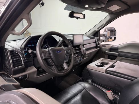 Used 2018 Ford F250 XLT w/ Snow Plow Prep Package AWD/4WD image 14