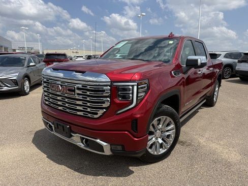 Used 2023 GMC Sierra 1500 Denali w/ Denali Carbonpro Edition AWD/4WD image 3