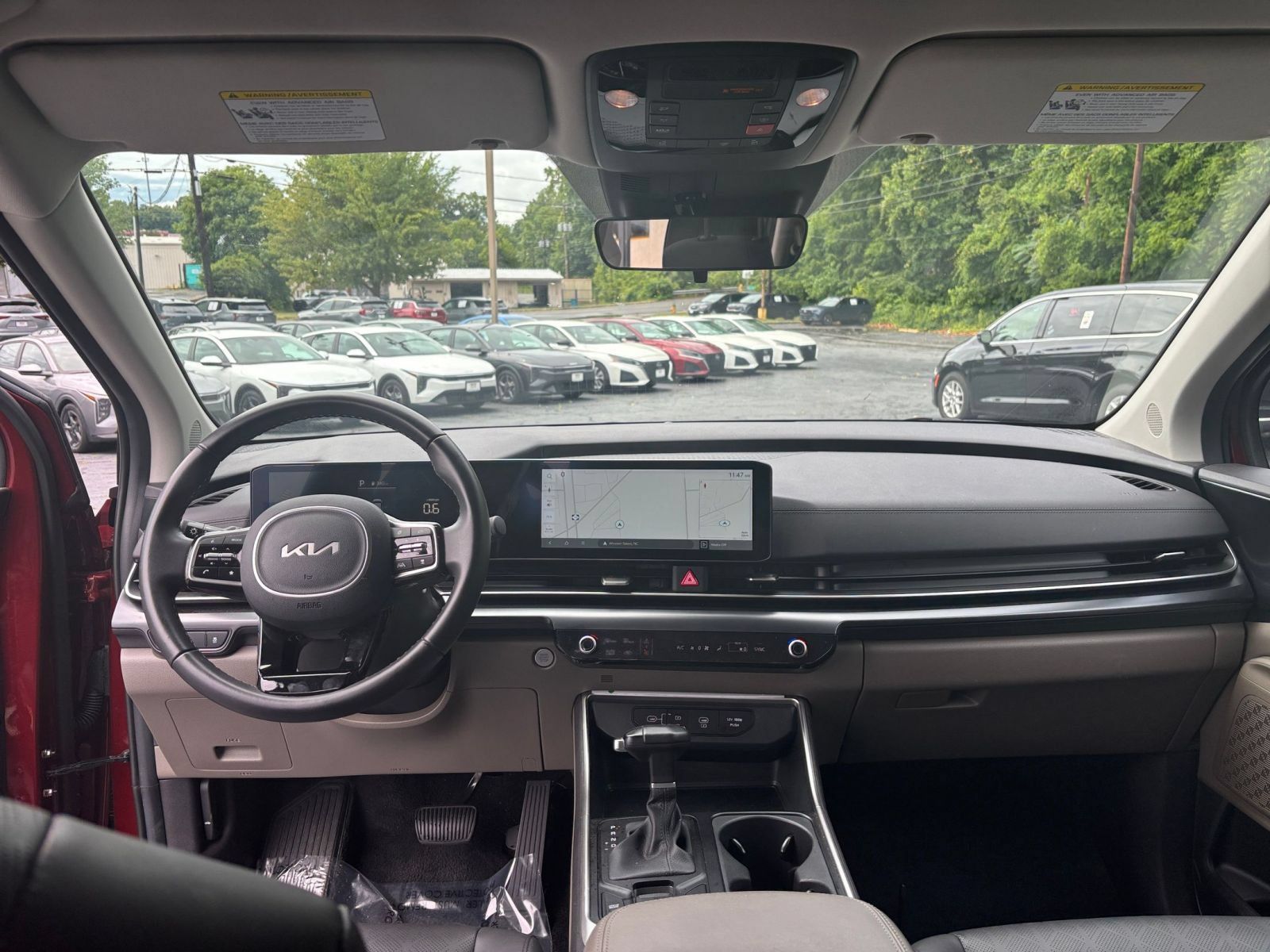 Used 2026 Kia Carnival FWD image 30
