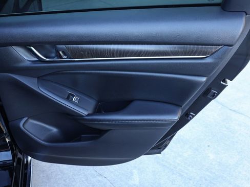 Used 2021 Honda Accord EX-L image 18