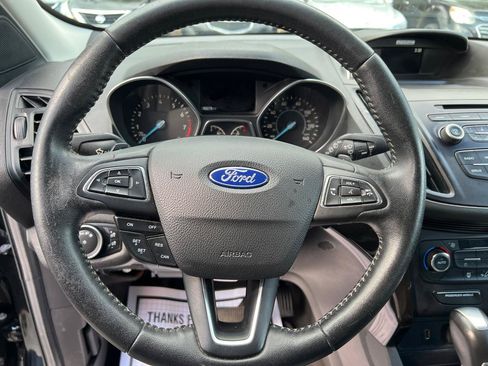 Used 2017 Ford Escape SE w/ SE Sport Appearance Package FWD image 22