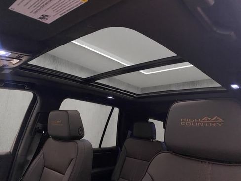 New 2026 Chevrolet Tahoe High Country AWD/4WD image 18