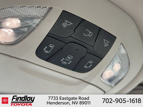 Used 2018 Chrysler Pacifica Touring-L FWD image 30