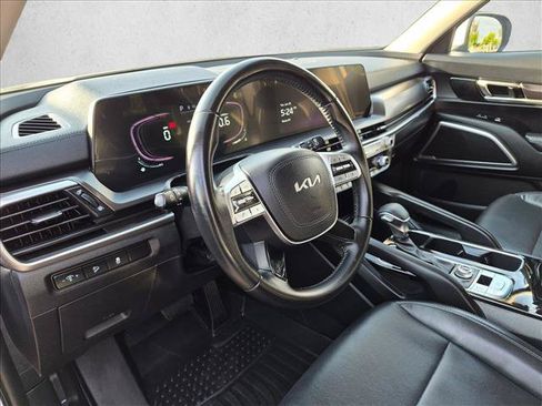 Used 2023 Kia Telluride LX AWD/4WD image 10