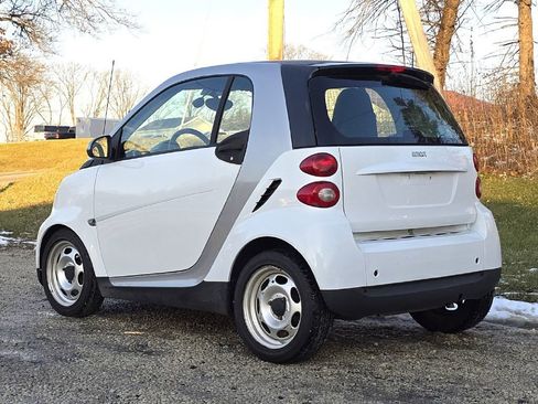 Used 2012 smart fortwo pure image 4