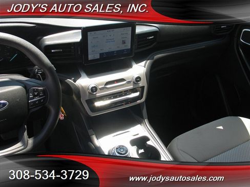 Used 2020 Ford Explorer 4WD w/ Class III Trailer Tow Package image 6