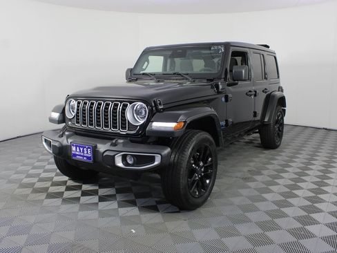 Used 2025 Jeep Wrangler Unlimited Sahara w/ Safety Group AWD/4WD image 20