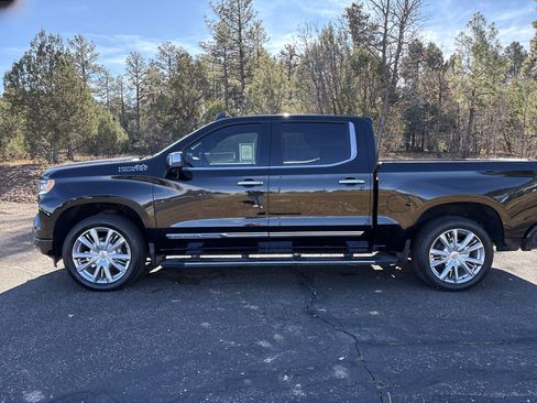 Used 2023 Chevrolet Silverado 1500 High Country w/ High Country Premium Package image 7