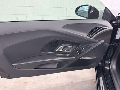 Used 2018 Audi R8 V10 w/ Premium Package RWD image 18