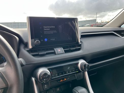 Used 2025 Toyota RAV4 LE image 21