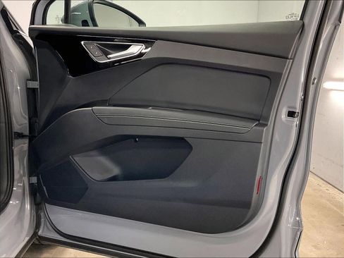 Used 2023 Audi Q4 e-tron Premium Plus w/ Premium Plus image 24