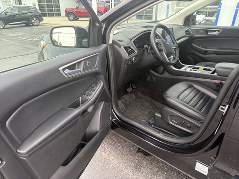 Certified 2024 Ford Edge SEL w/ Convenience Package AWD/4WD image 18