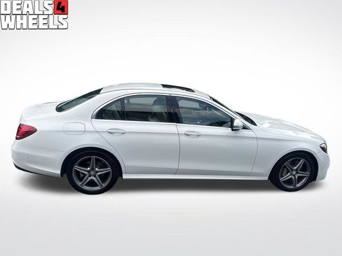 Used 2017 Mercedes-Benz E 300 4MATIC image 6