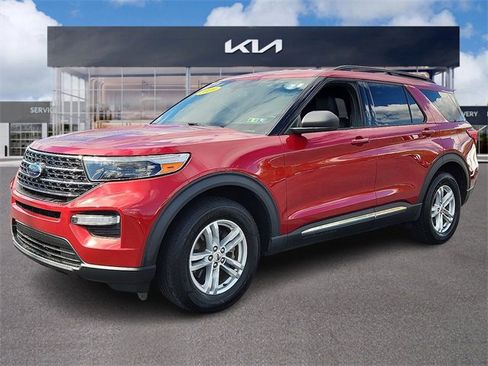 Used 2020 Ford Explorer XLT w/ Equipment Group 202A image 3