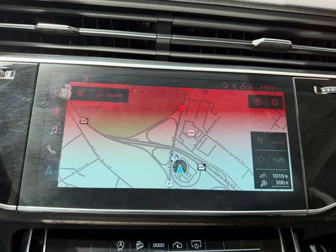 Used 2022 Audi Q8 Premium Plus AWD/4WD image 21