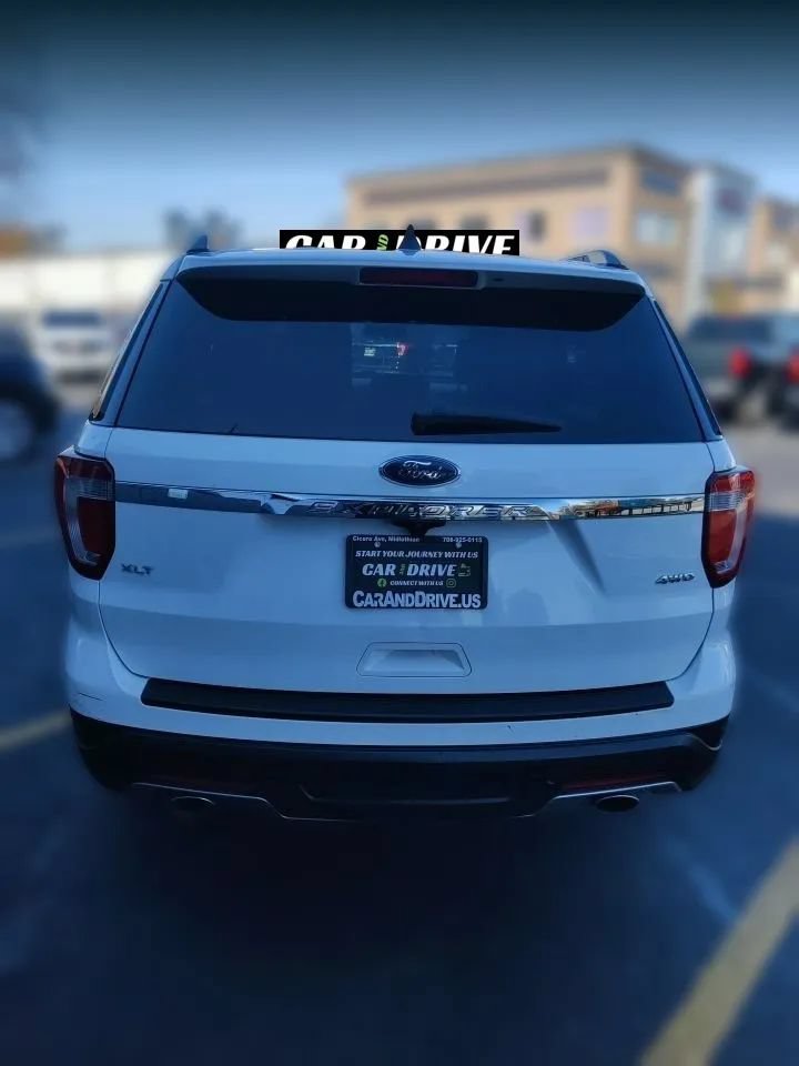 Used 2018 Ford Explorer XLT AWD/4WD image 6