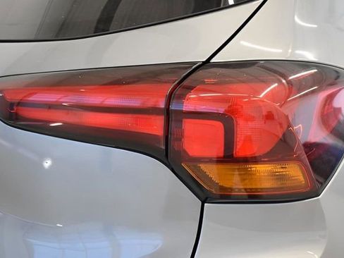 Used 2025 Buick Encore GX Preferred image 12