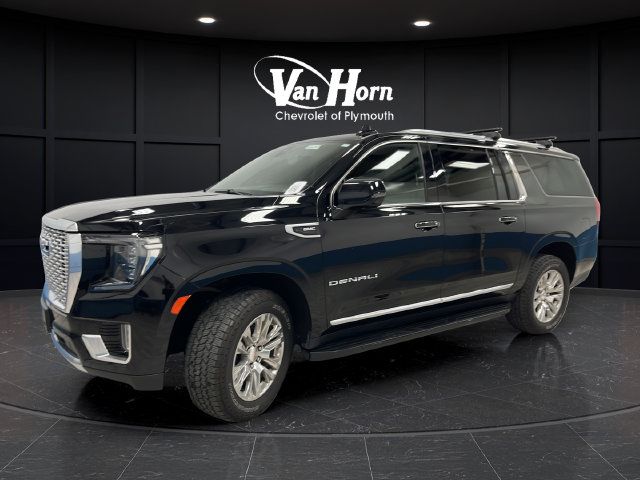 Used 2021 GMC Yukon XL Denali AWD/4WD image 3