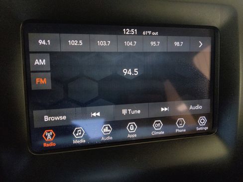 Used 2019 Jeep Cherokee Latitude w/ Popular Appearance Group image 25